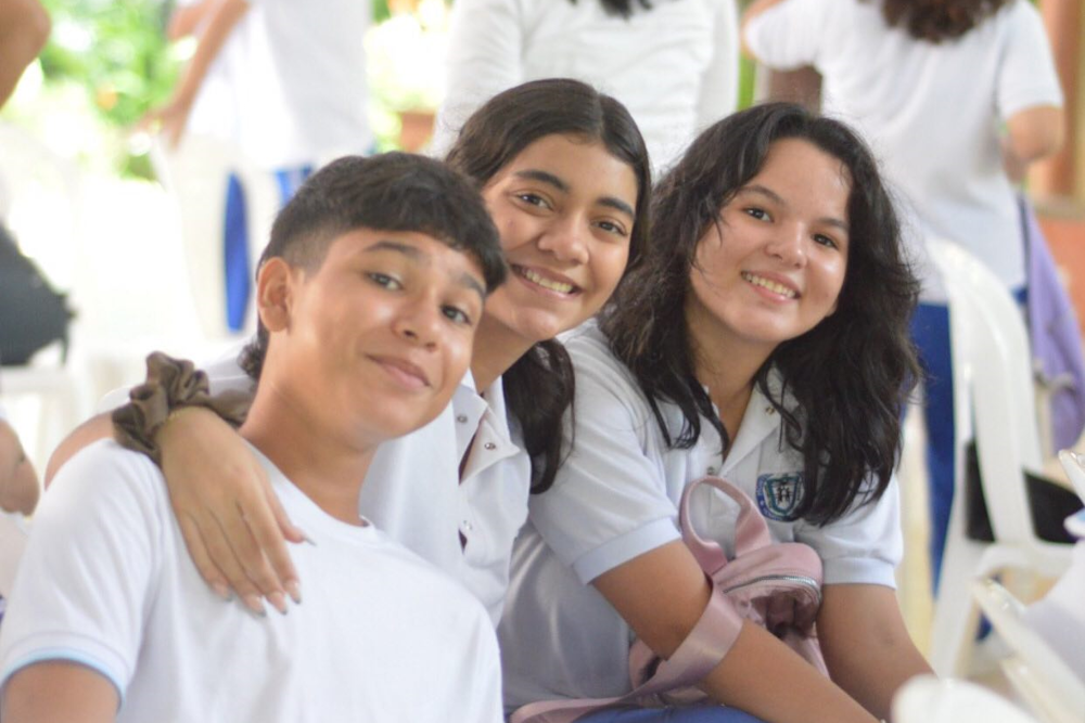 Estudiantes de Bachillerato de Montessori Global School